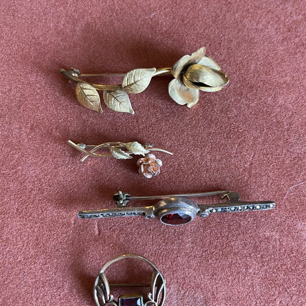 Vintage pins flower rose